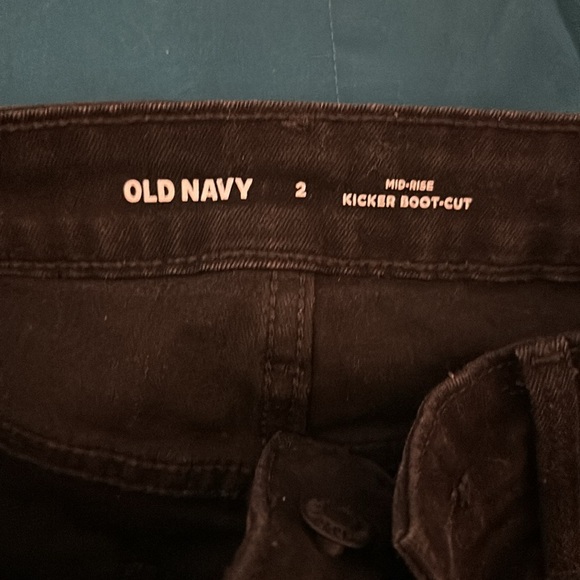 Old Navy Mid-Rise Kicker Boot-Cut Jeans - Picture 3 of 3